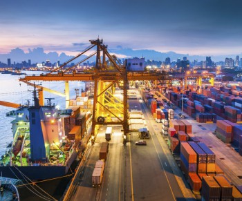 Krovinius galime pervežti bet kokiu oru